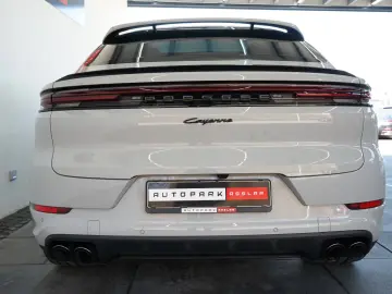 Porsche Cayenne Coupe E-Hybrid Black Edition MY26