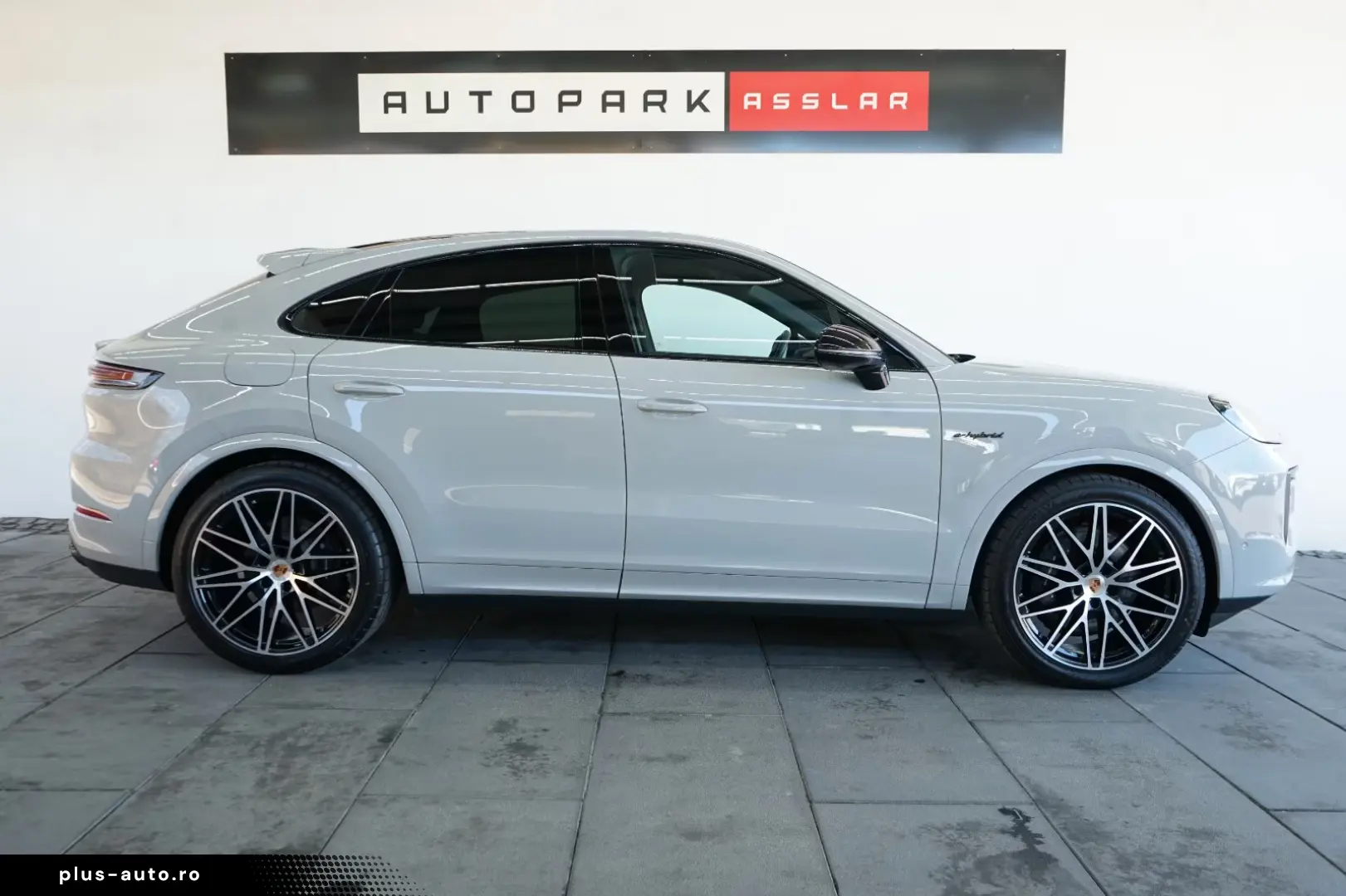 Porsche Cayenne Coupe E-Hybrid Black Edition MY26