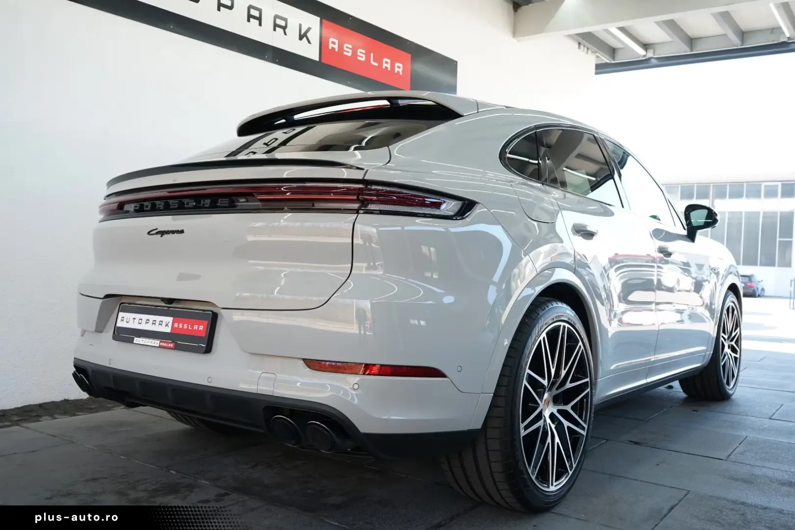 Porsche Cayenne Coupe E-Hybrid Black Edition MY26