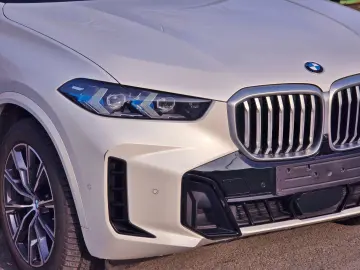 BMW X5 30 d M Sport Komf Sitz Airm Pano 360  Webasto