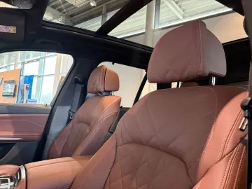 BMW X5 xDrive40d M Sport AHK Pano HUD  Soft-Close