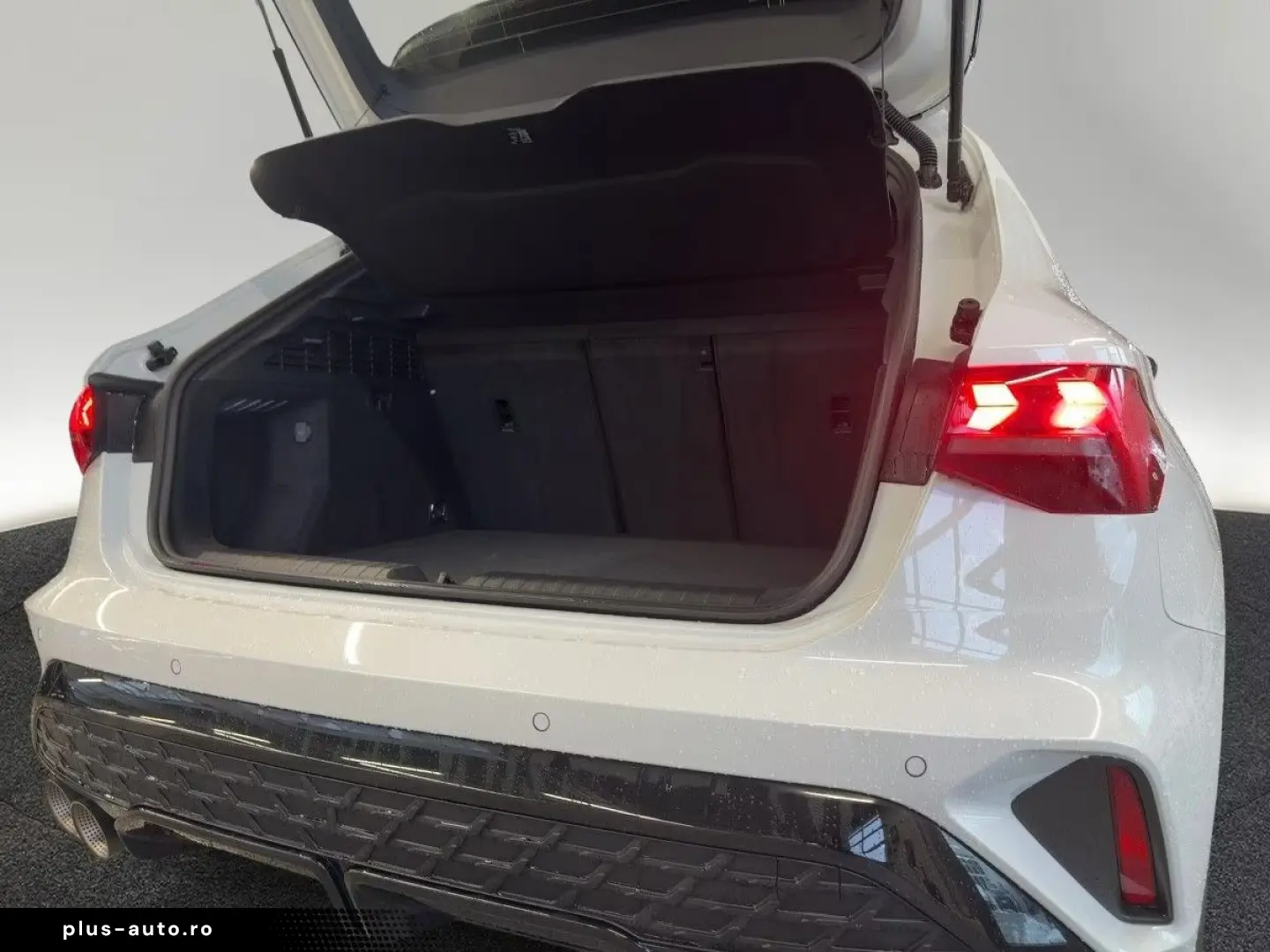 Audi S3 Sportback 2.0 TFSI Pano SONOS Camera Navi DAB