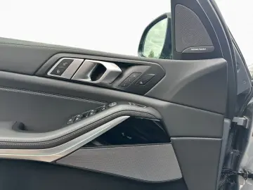 BMW X5 xDr40d MSp SKYLOUNGE SoftClose VentilatedS 360 IcGlow