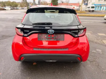 TOYOTA Yaris Hybrid Business Edition Sitzheitzung