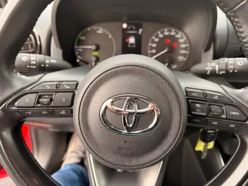 TOYOTA Yaris Hybrid Business Edition Sitzheitzung