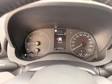 TOYOTA Yaris Hybrid Business Edition Sitzheitzung