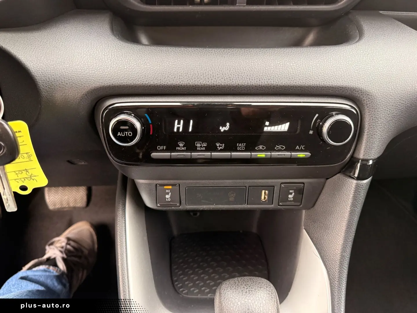 TOYOTA Yaris Hybrid Business Edition Sitzheitzung