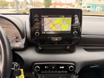 TOYOTA Yaris Hybrid Business Edition Sitzheitzung