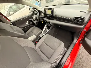 TOYOTA Yaris Hybrid Business Edition Sitzheitzung