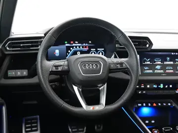 Audi S3 Limousine TFSI QUATTRO AKRAPOVIC ACC HEADUP