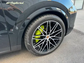 Porsche Cayenne Coupe E-Hybrid Hinterachs