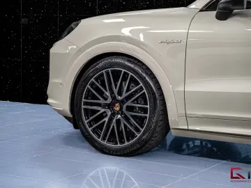 Porsche Cayenne E-Hyb Coupé 2026 Sp-Design 22