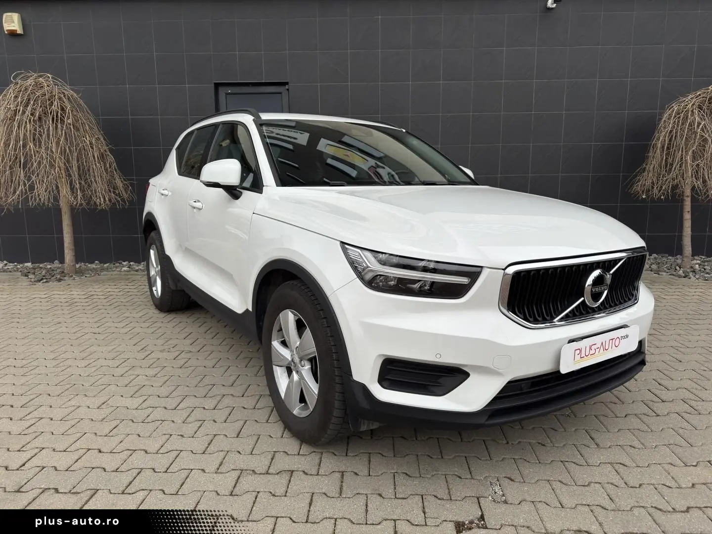 Volvo XC 40 T2 AT8 Momentum
