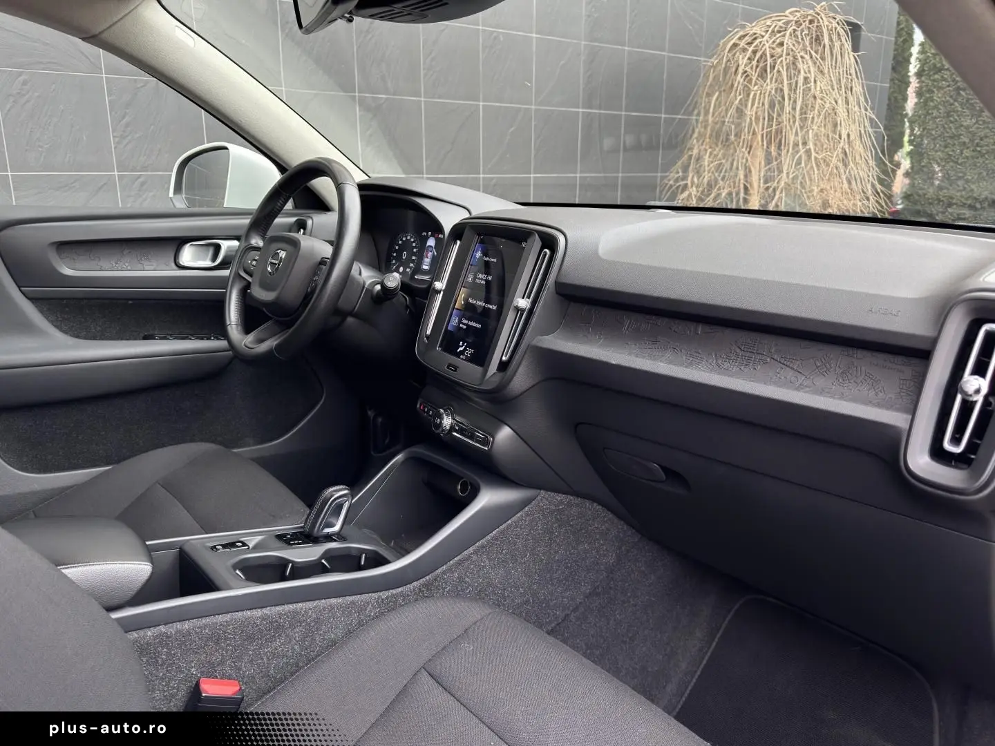 Volvo XC 40 T2 AT8 Momentum