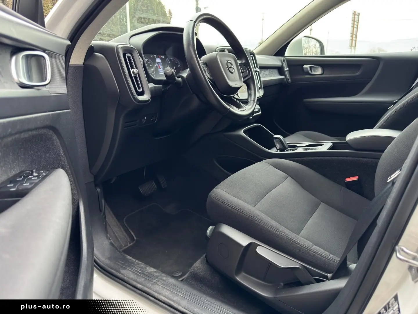 Volvo XC 40 T2 AT8 Momentum