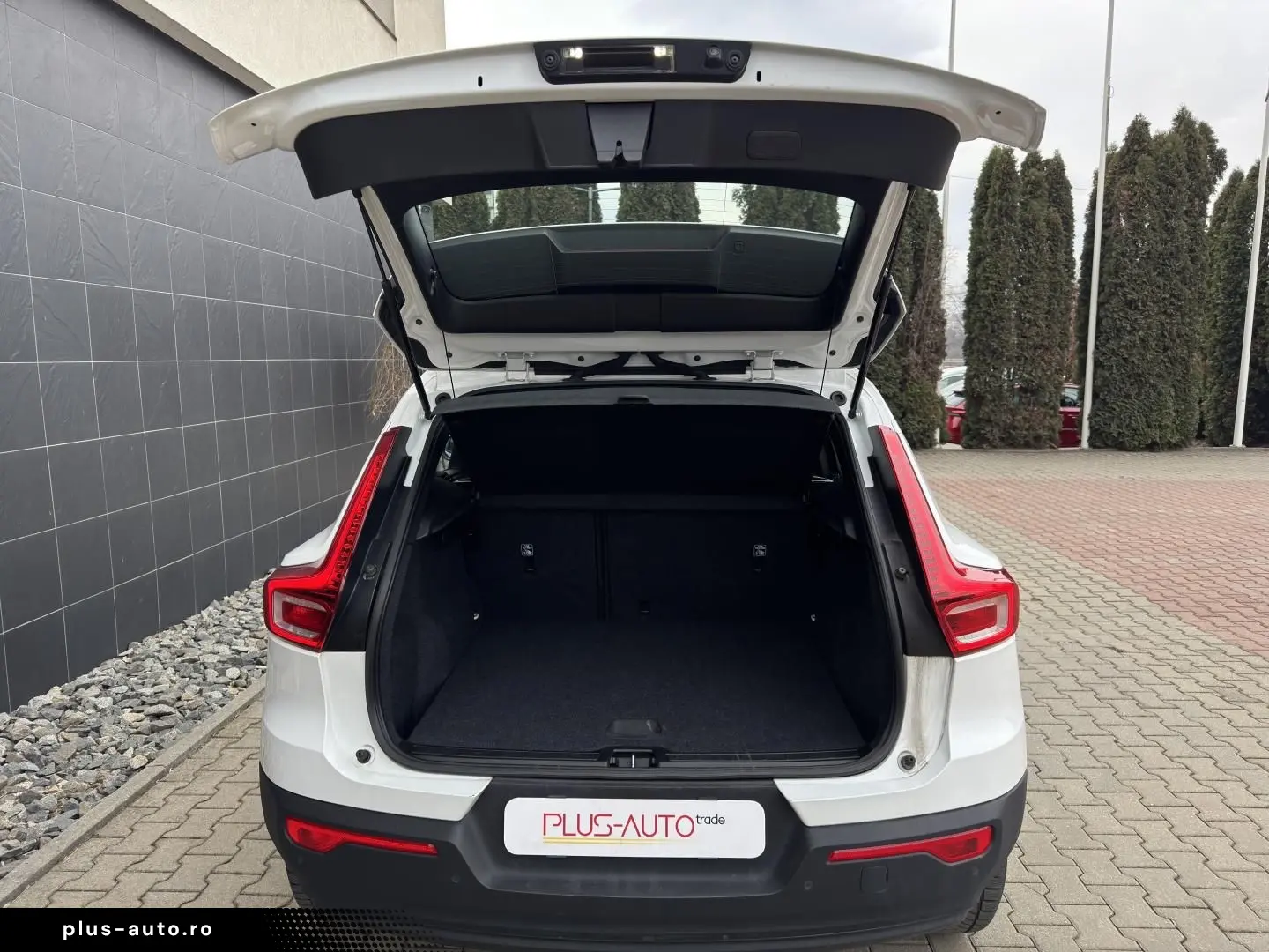 Volvo XC 40 T2 AT8 Momentum