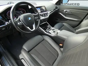 BMW 320i xDrive Limousine Sport Line HiFi DAB LED