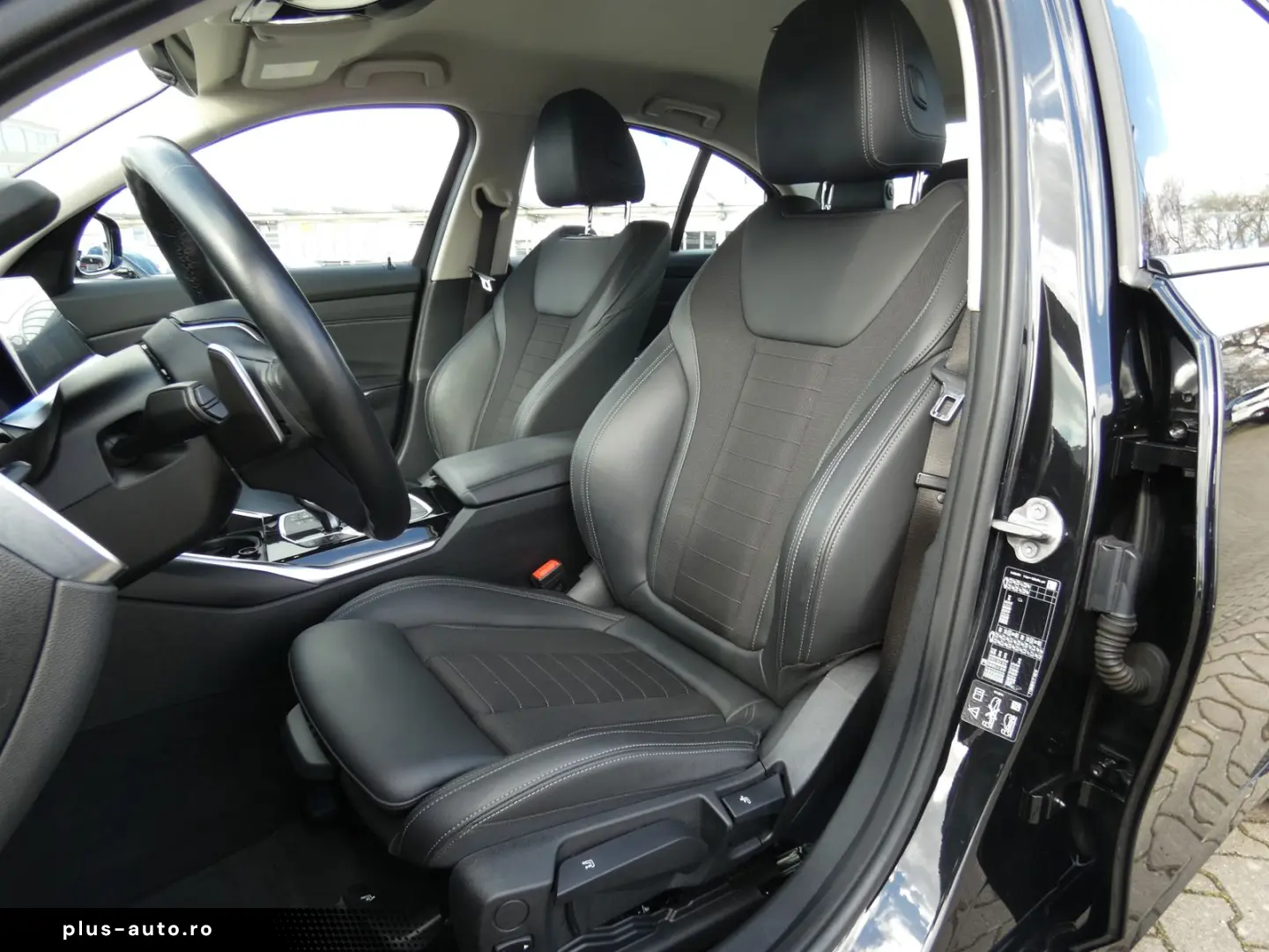 BMW 320i xDrive Limousine Sport Line HiFi DAB LED