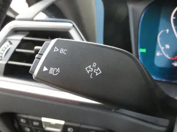 BMW 320i xDrive Limousine Sport Line HiFi DAB LED