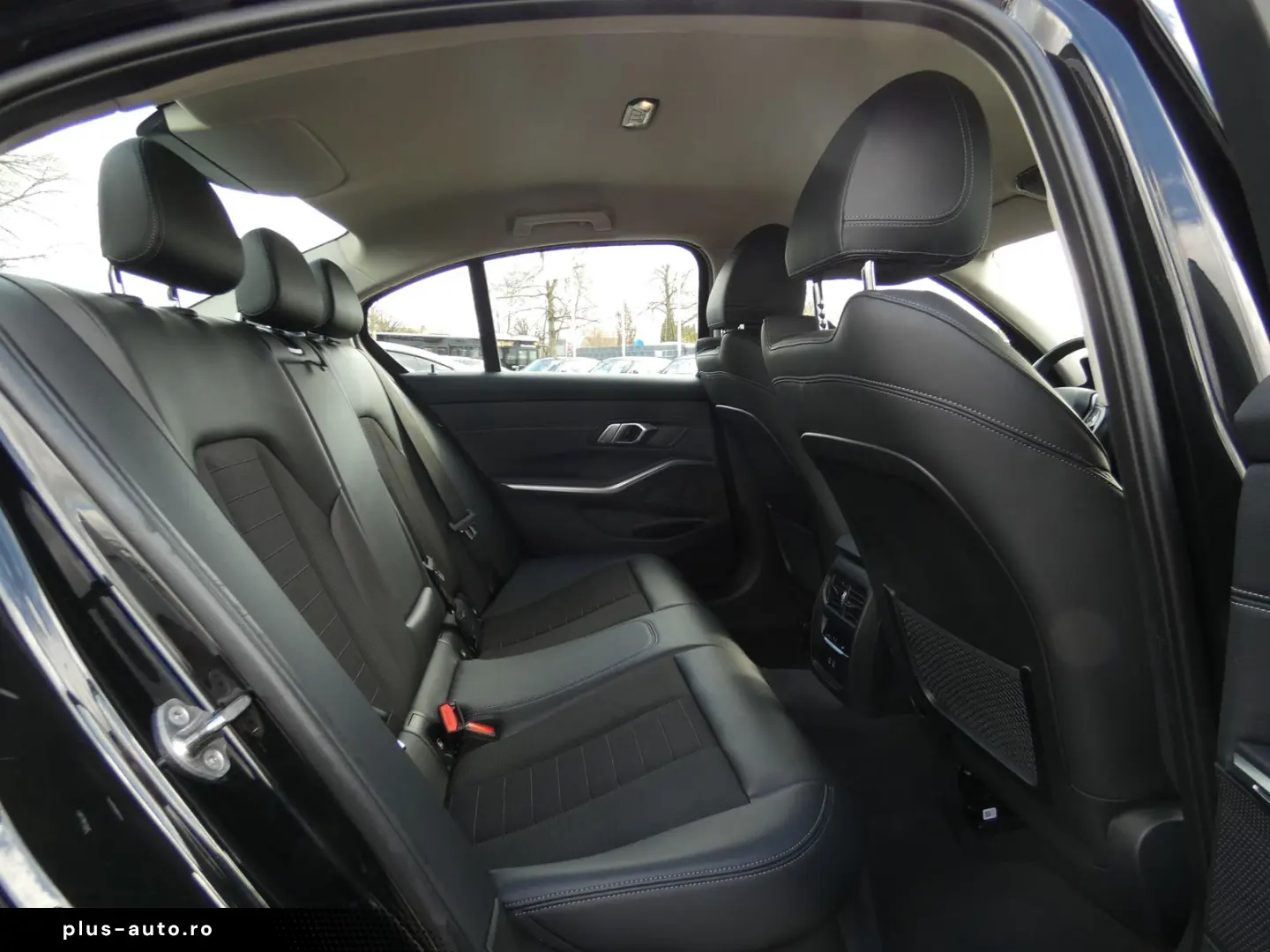 BMW 320i xDrive Limousine Sport Line HiFi DAB LED