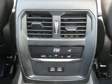 BMW 320i xDrive Limousine Sport Line HiFi DAB LED