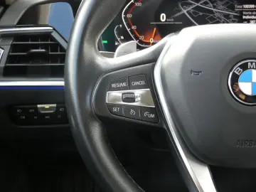 BMW 320i xDrive Limousine Sport Line HiFi DAB LED