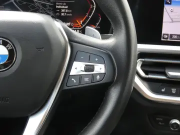 BMW 320i xDrive Limousine Sport Line HiFi DAB LED