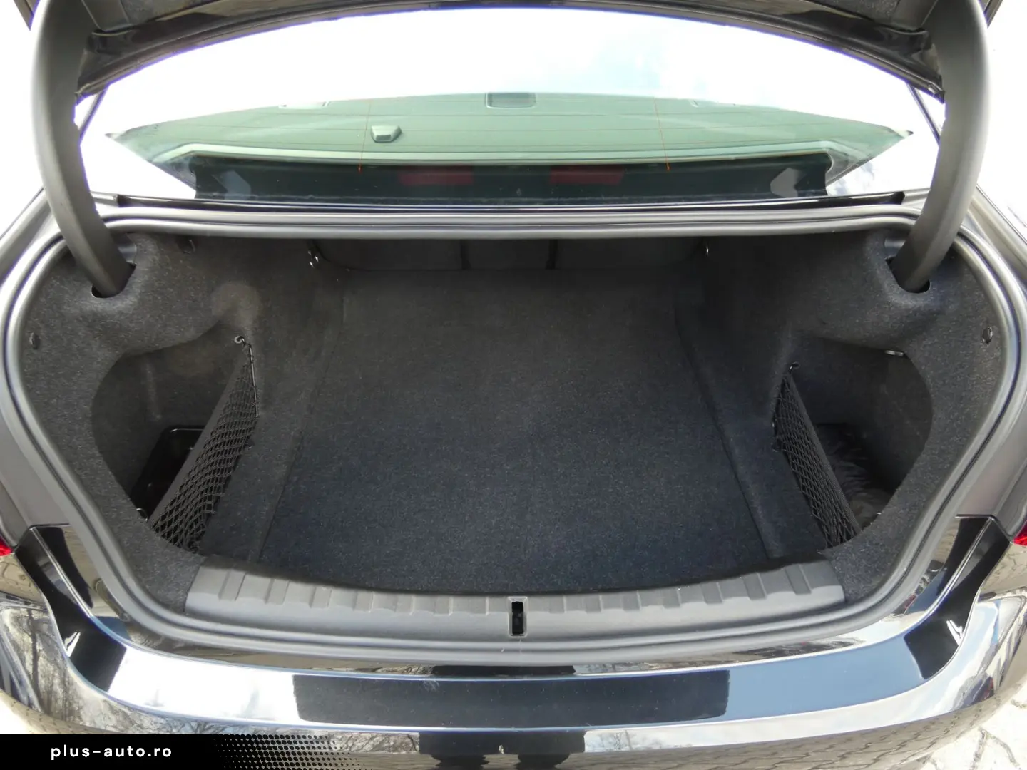 BMW 320i xDrive Limousine Sport Line HiFi DAB LED