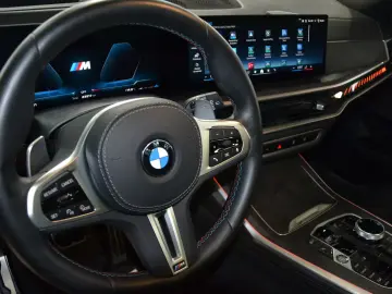 BMW X7 M60