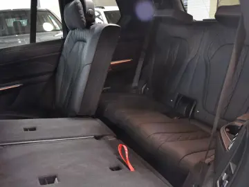 BMW X7 M60