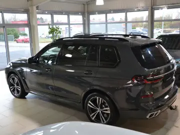 BMW X7 M60