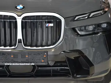 BMW X7 M60