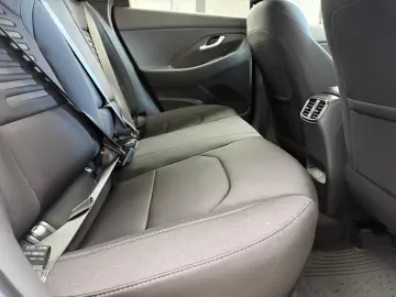 Hyundai i30 1.5 T-GDI 140CP M T MHEV Highway