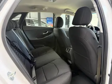 Hyundai i30 1.5 T-GDI 140CP M T MHEV Highway