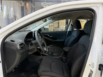 Hyundai i30 1.5 T-GDI 140CP M T MHEV Highway