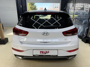 Hyundai i30 1.5 T-GDI 140CP M T MHEV Highway