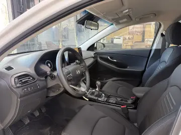 Hyundai i30 1.5 T-GDI 140CP M T MHEV Highway