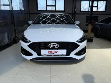 Hyundai i30 1.5 T-GDI 140CP M T MHEV Highway