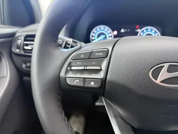 Hyundai i30 1.5 T-GDI 140CP M T MHEV Highway