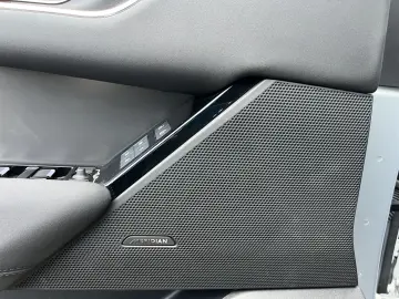 LAND ROVER Range Rover Velar R-Dynamic SE ACC Matrix