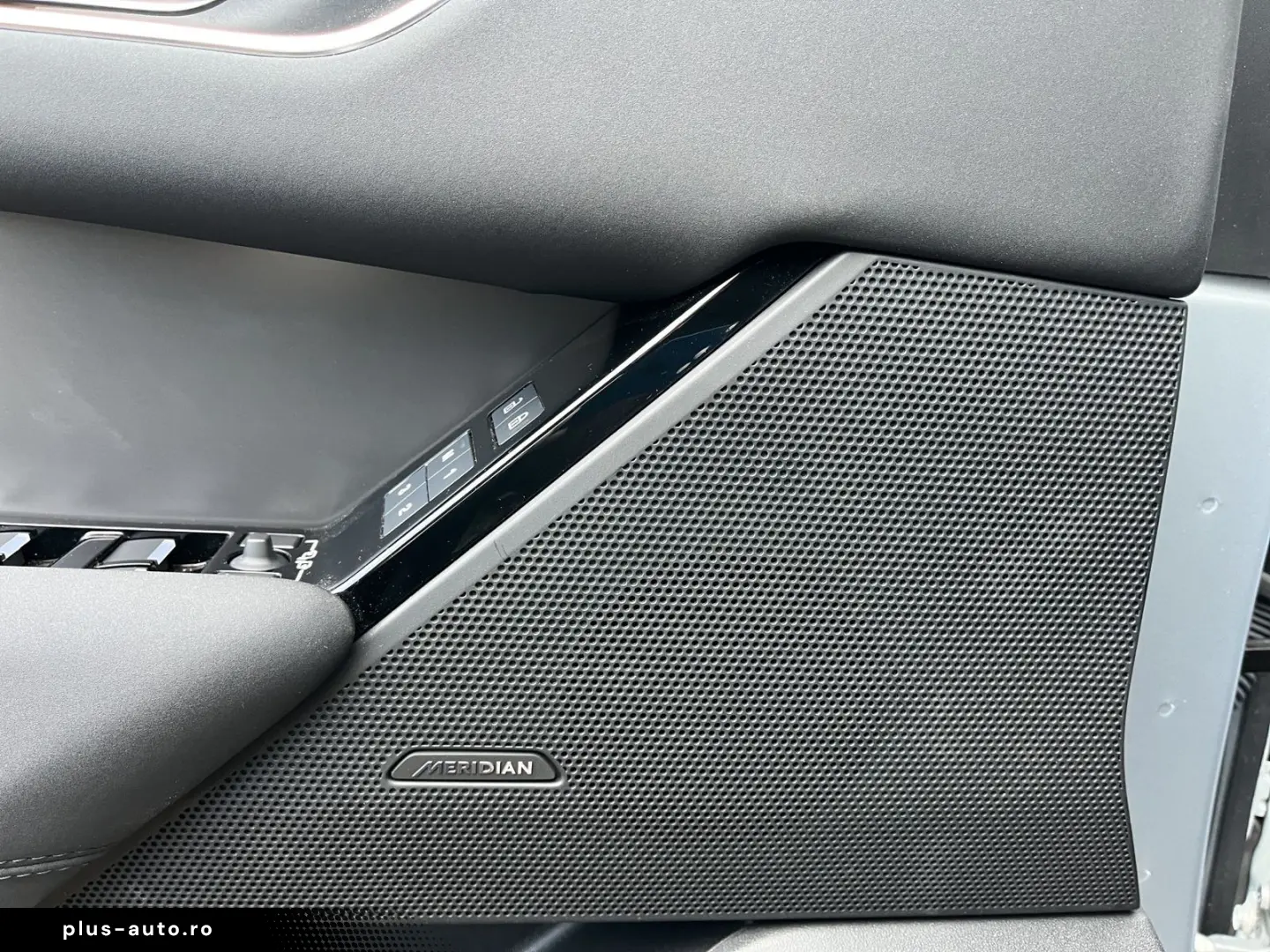 LAND ROVER Range Rover Velar R-Dynamic SE ACC Matrix