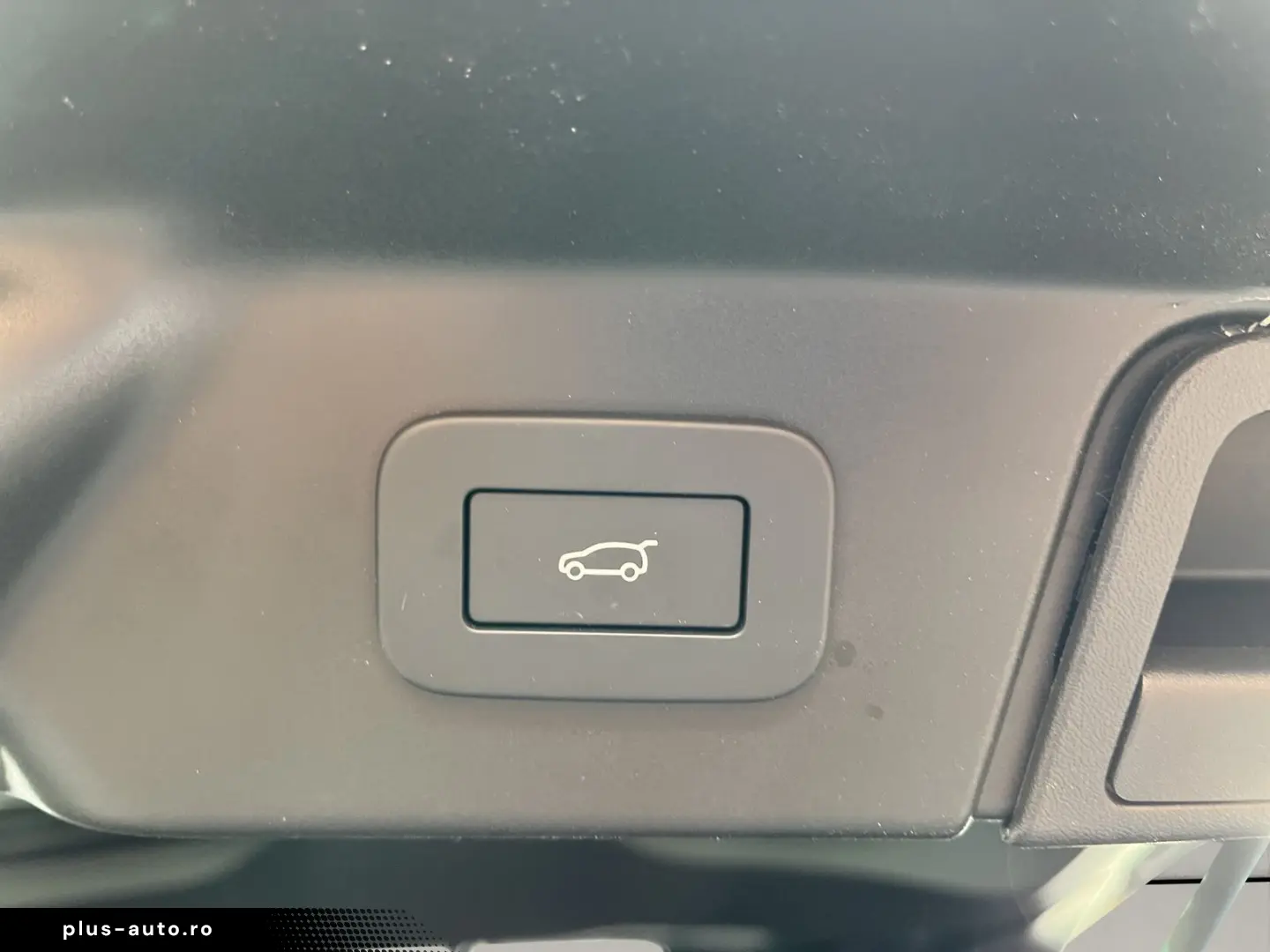 LAND ROVER Range Rover Velar R-Dynamic SE ACC Matrix