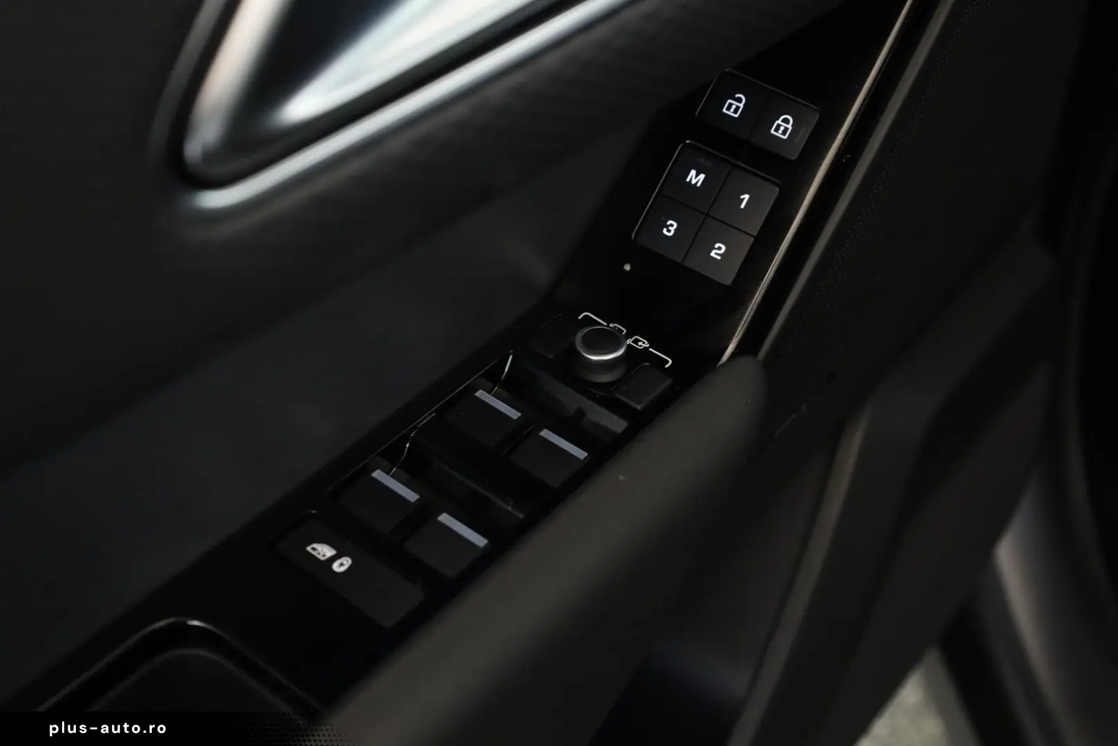 LAND ROVER Range Rover Velar D300 AWD R-Dynamic SE Pano 22