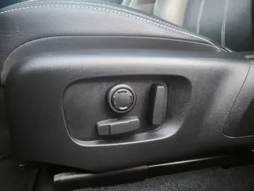 LAND ROVER Land Rover Range Rover Velar 2.0D I4 204CV R-Dyn