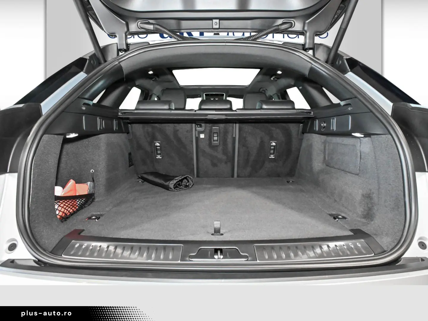 LAND ROVER Range Rover Velar D200 R-Dynamic SE-Navi Panoram