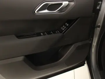 LAND ROVER Range Rover Velar D200 Dynamic SE Black Pack