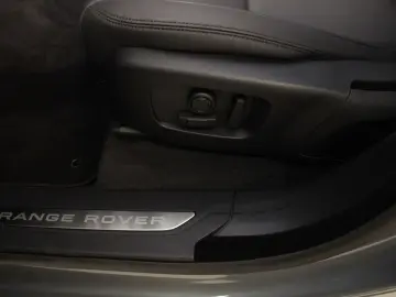 LAND ROVER Range Rover Velar D200 Dynamic SE Black Pack