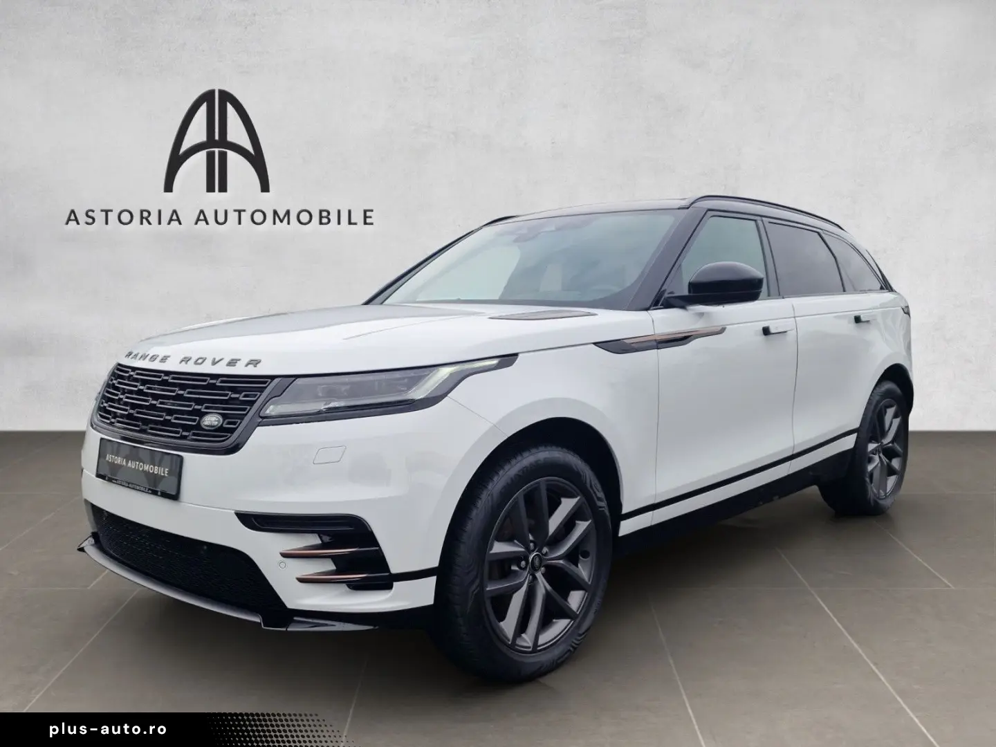 LAND ROVER Range Rover Velar R-Dynamic SE Pano AHK Matrix