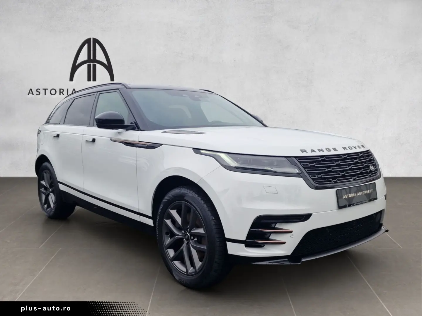 LAND ROVER Range Rover Velar R-Dynamic SE Pano AHK Matrix