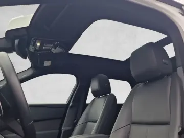 LAND ROVER Range Rover Velar R-Dynamic SE Pano AHK Matrix